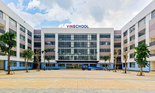 LnL-khuon-vien-san-truong-rong-rai-tai-Vinschool-Vinhome-Central-Park-scaled